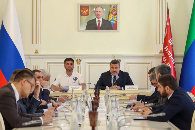 Фёдор Щукин и Петр Конюшенко обсудили организацию энергосбытовой деятельности в республике